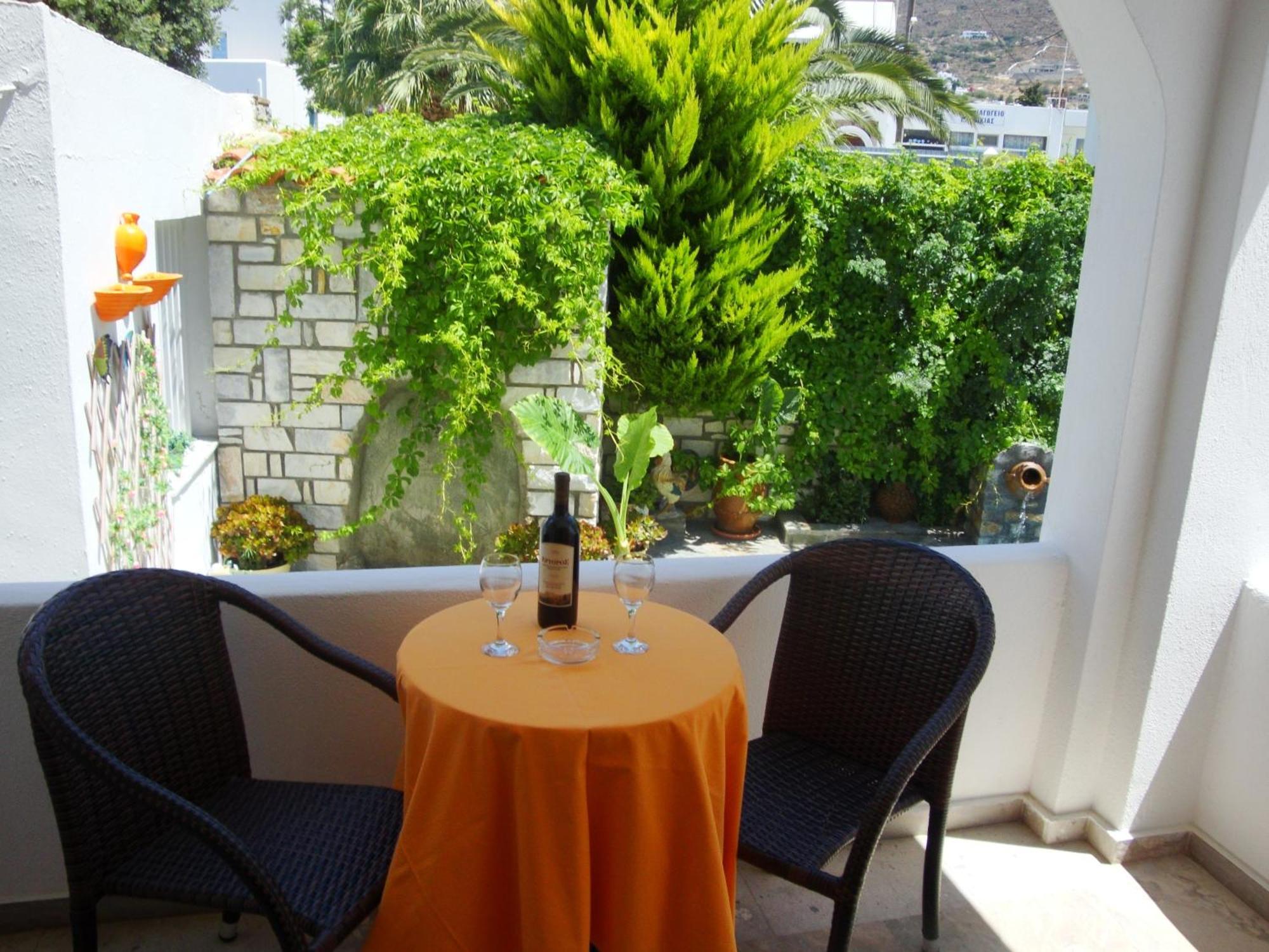 Vassiliki Rooms Páros Eksteriør billede