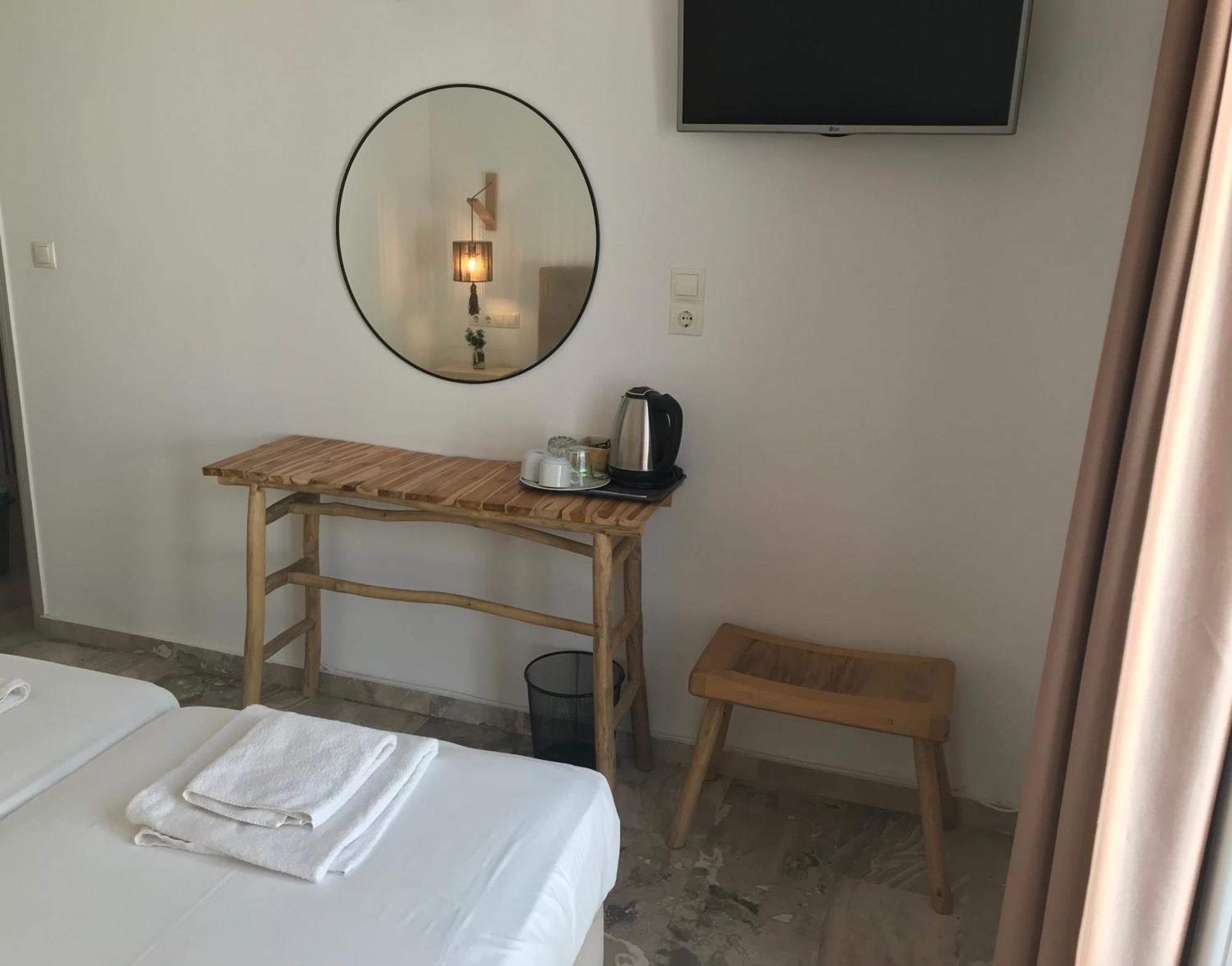 Vassiliki Rooms Páros Eksteriør billede
